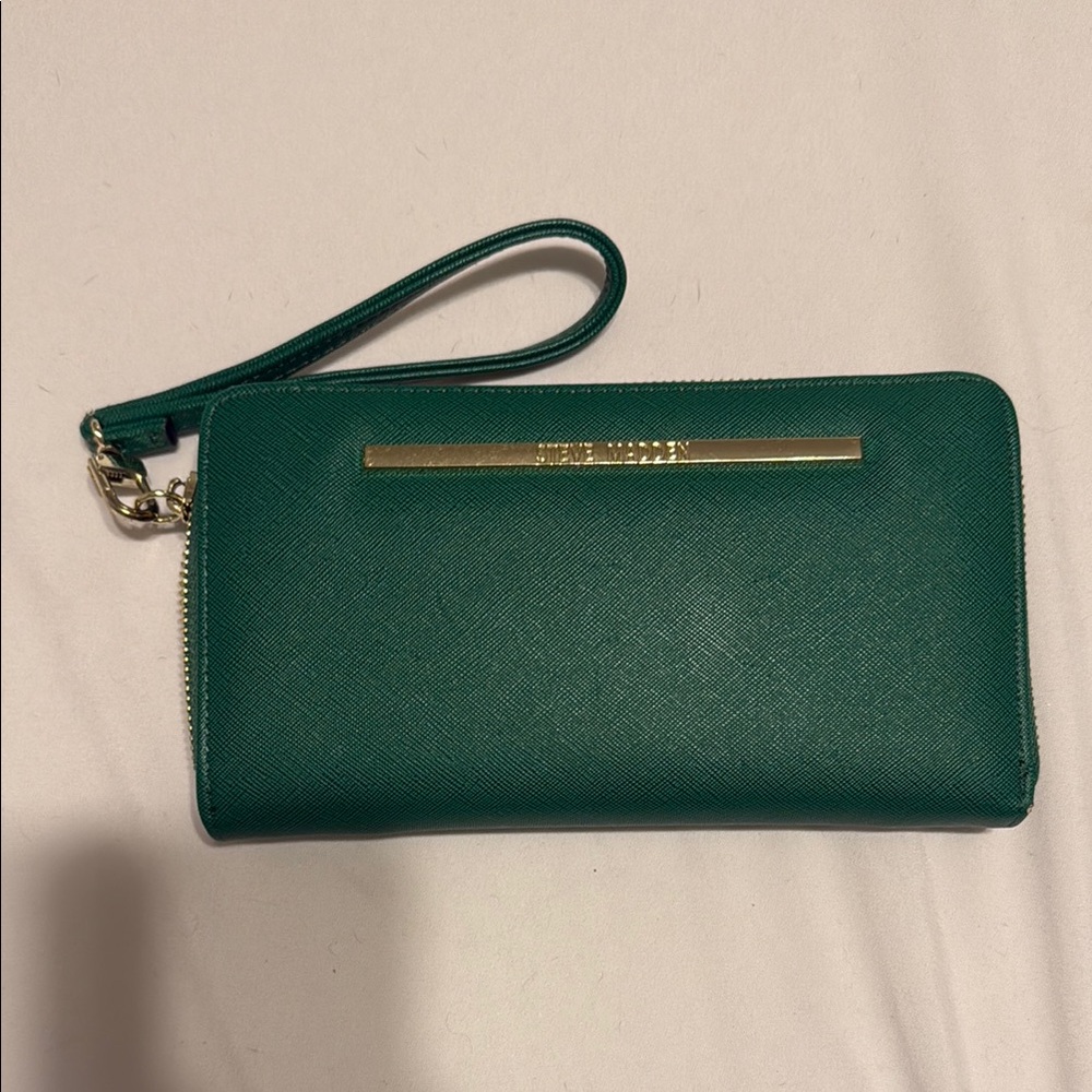 Steve Madden Green Wristlet Wallet